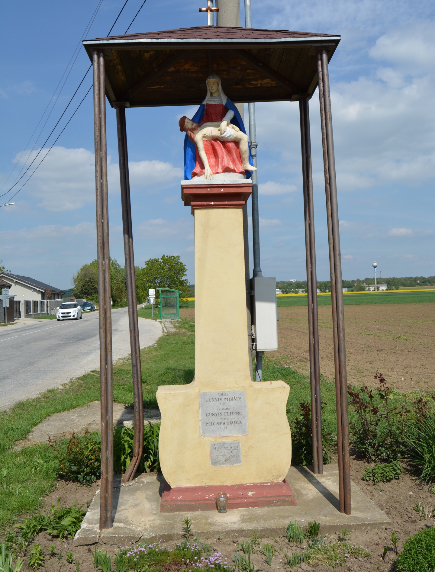 nagyceteny-pieta-szobor (1)