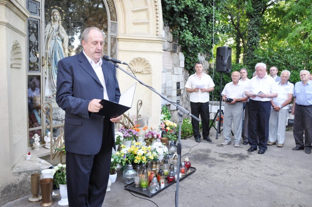 szenc-esterhazy-janos-emlektabla-3