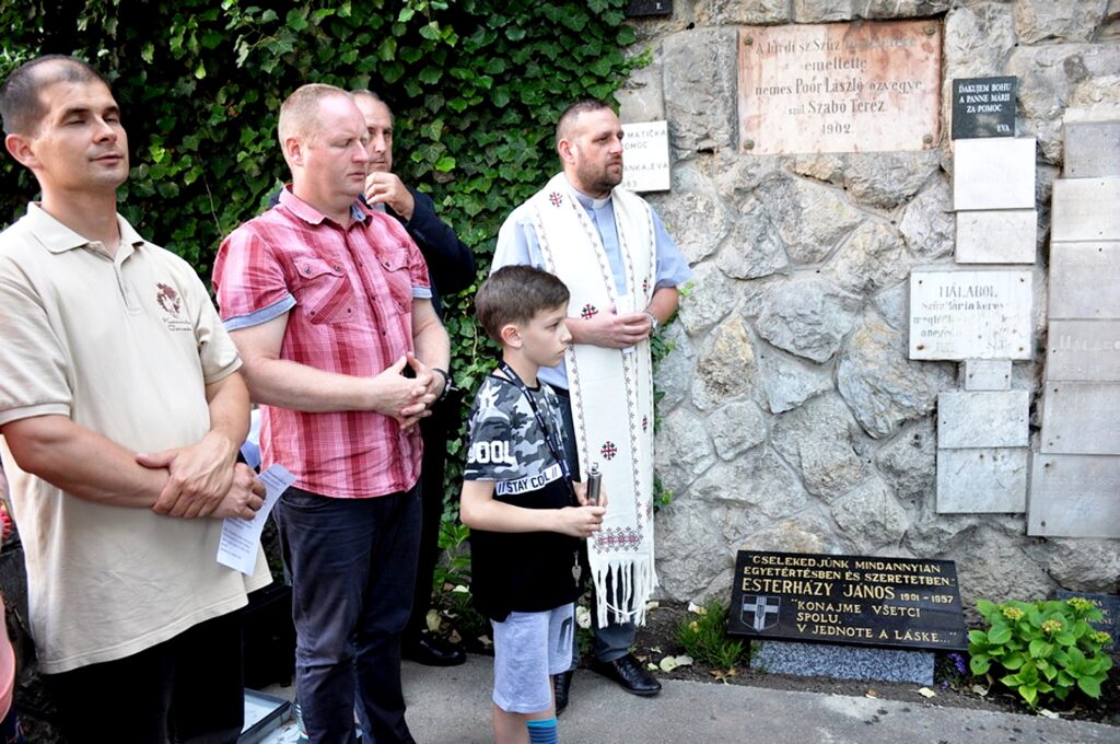 szenc-esterhazy-janos-emlektabla-2