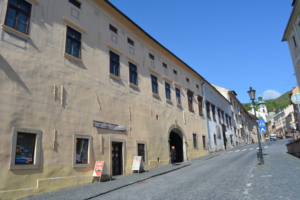 selmecbanya-kamara-haz (9)