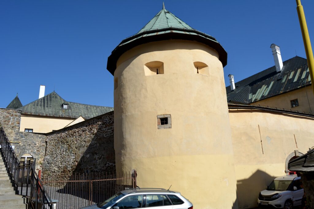 selmecbanya-kamara-haz (3)