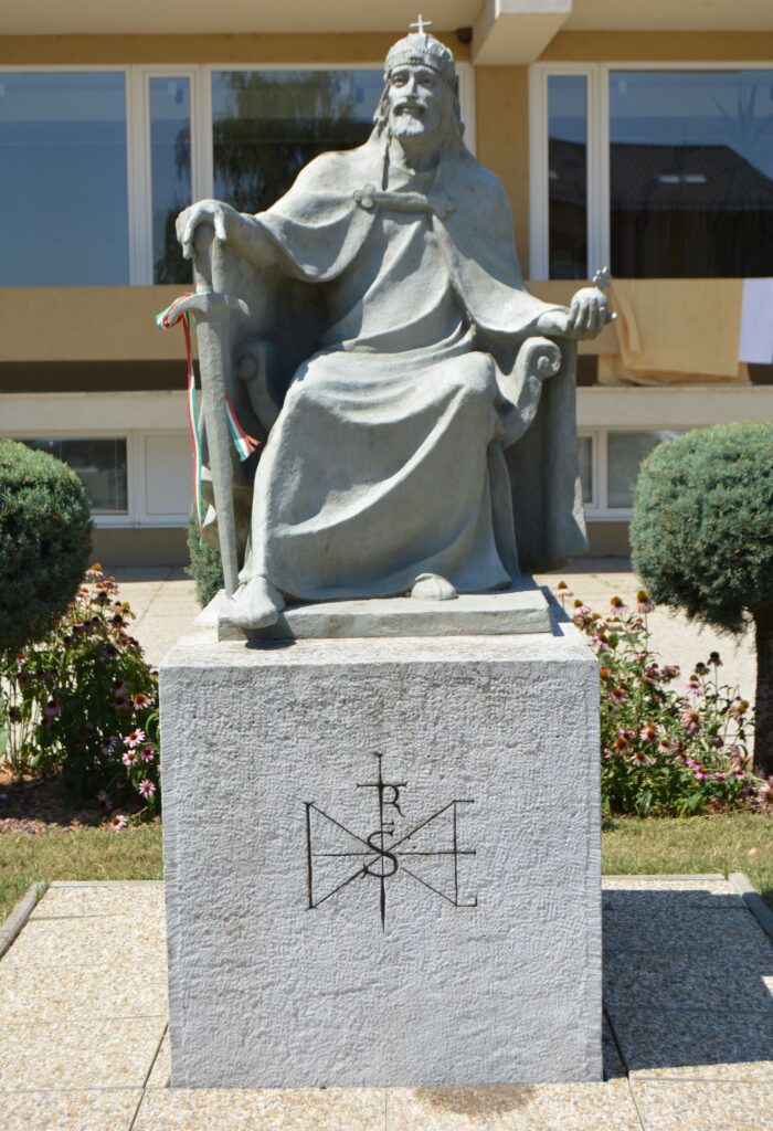 somorja-istvan-kiraly-szobor (3)