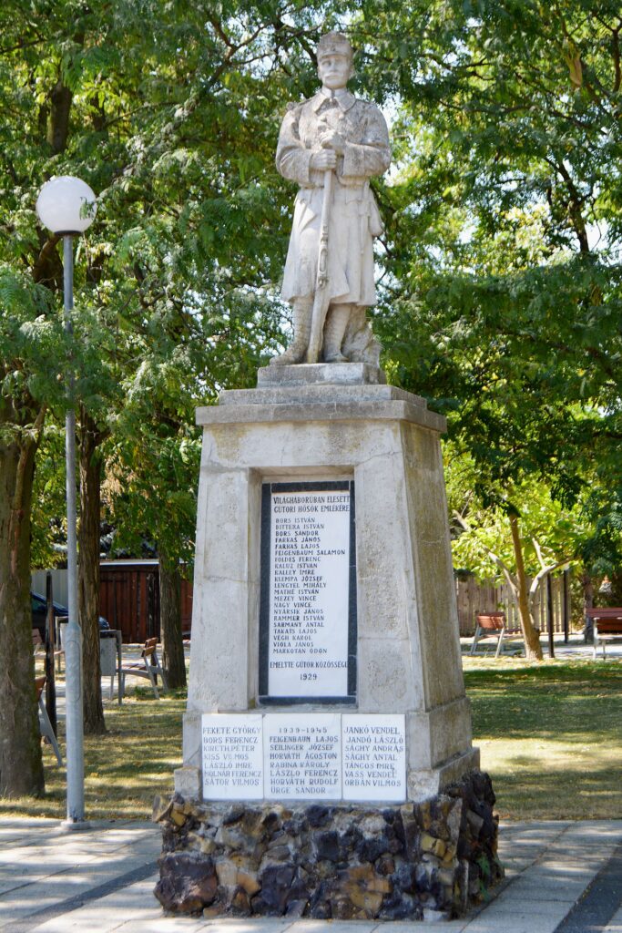 gutor-hosi-emlekmu (6)