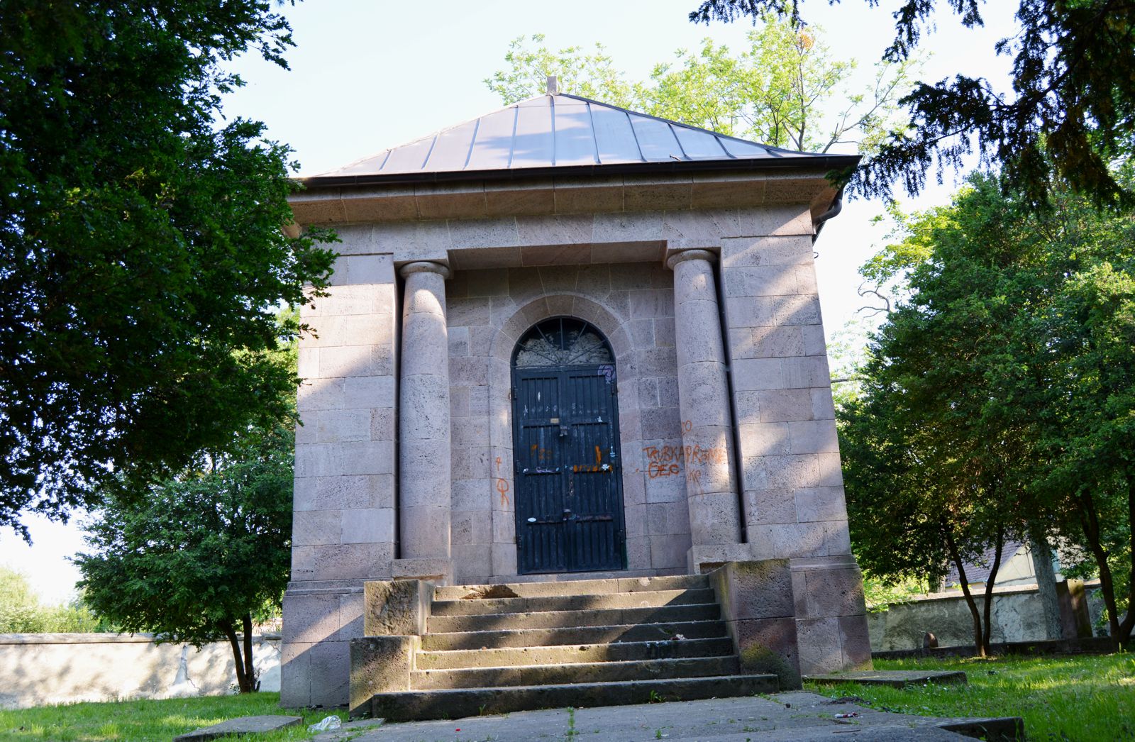 dioszeg-kuffner-mauzoleum (3)