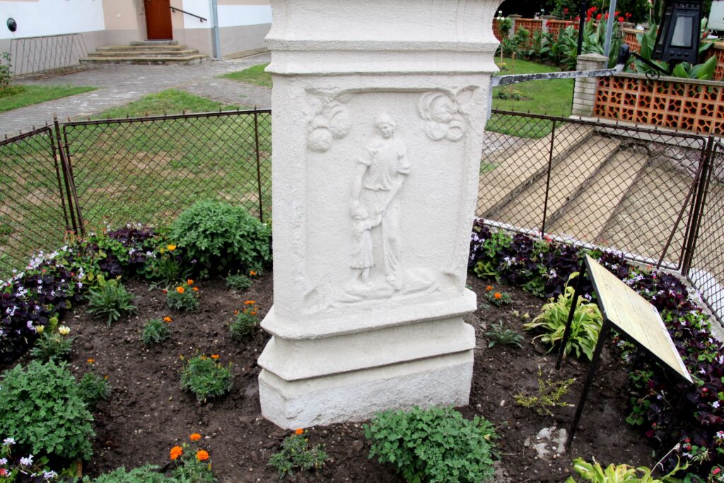 tallos-szentharomsag-szobor (8)