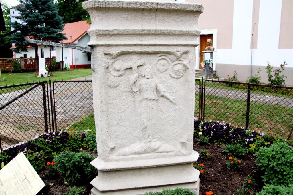 tallos-szentharomsag-szobor (5)