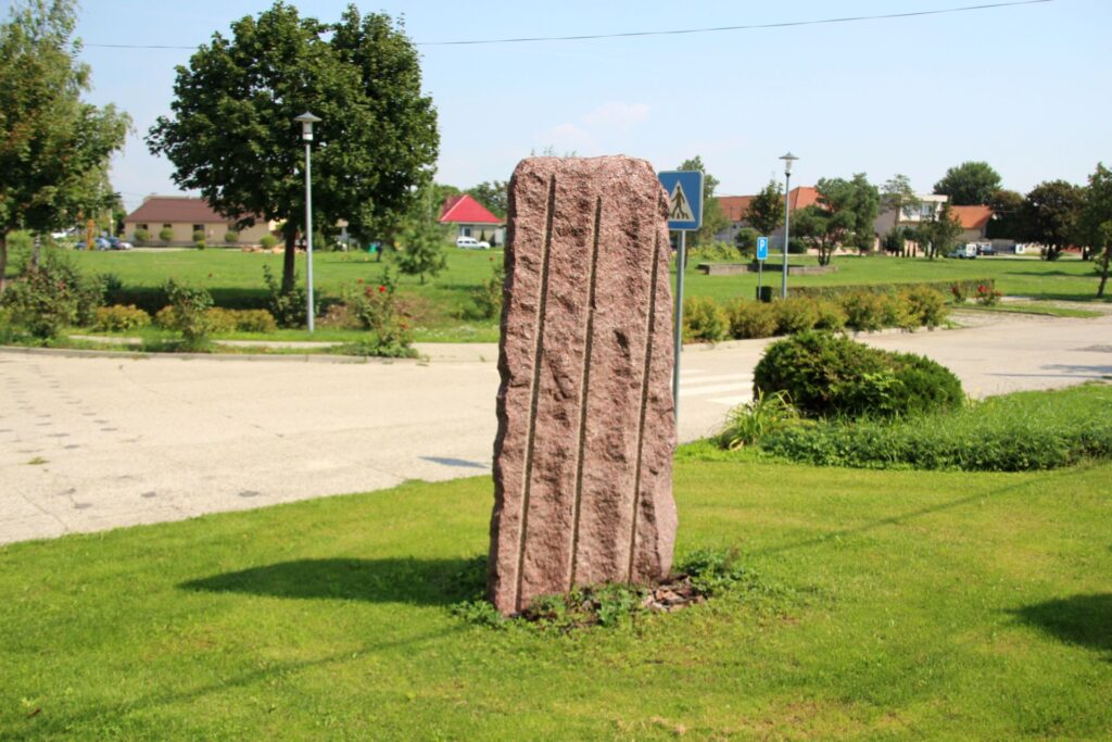 felsoszeli-1-irasos-emlites-emlekmuve (3)