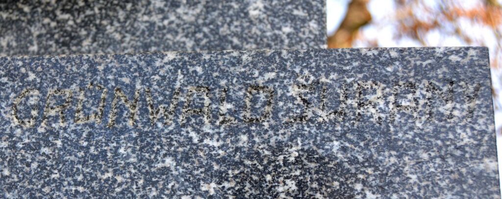 felsopel-szilva-kalman-sirja (8)