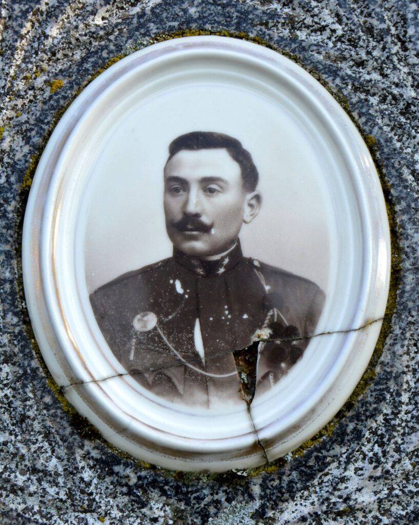 felsopel-szilva-kalman-sirja (6)