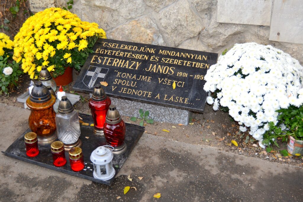 szenc-esterhazy-emlektablaja (3)