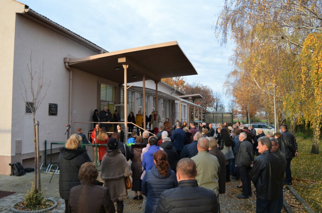 rete-csemadok-70-emlektabla (8)