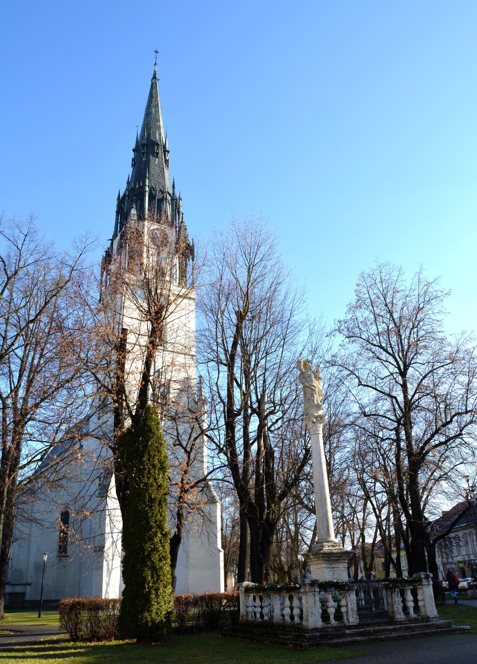 iglo-imaculata-szobor (1)