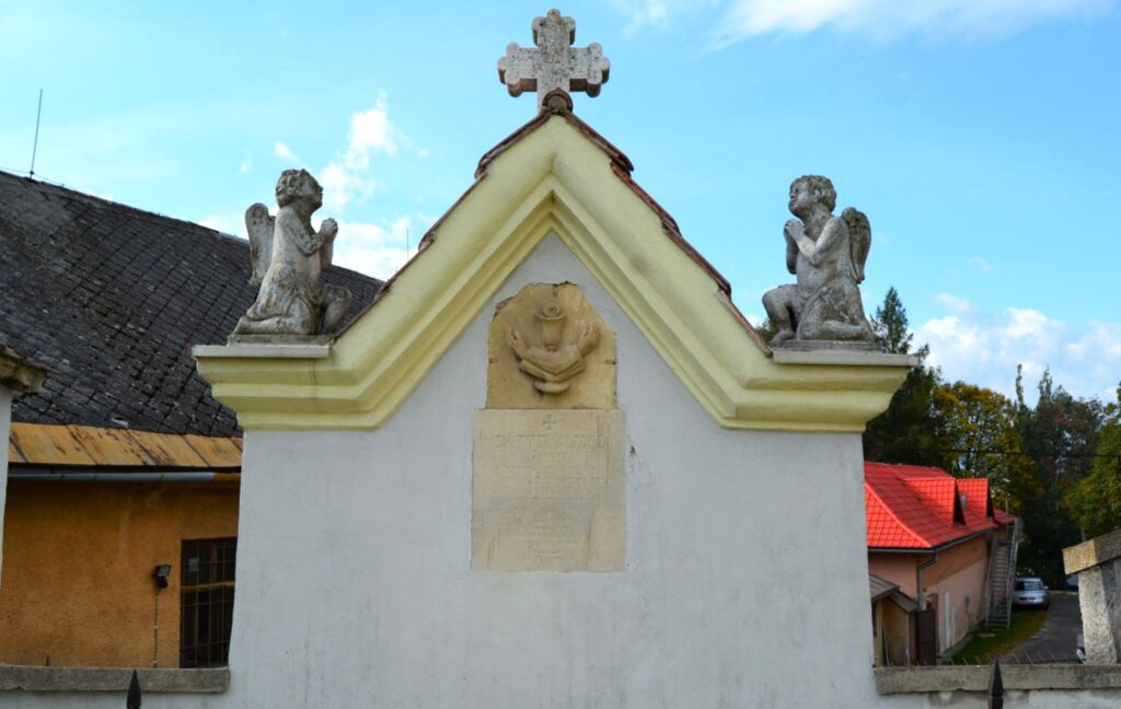 csutortokhely-gmitter-adolf-sirja (4)