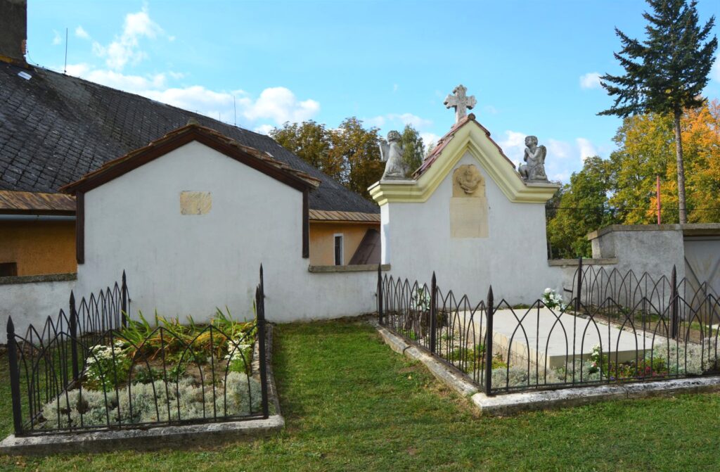 csutortokhely-gmitter-adolf-sirja (3)