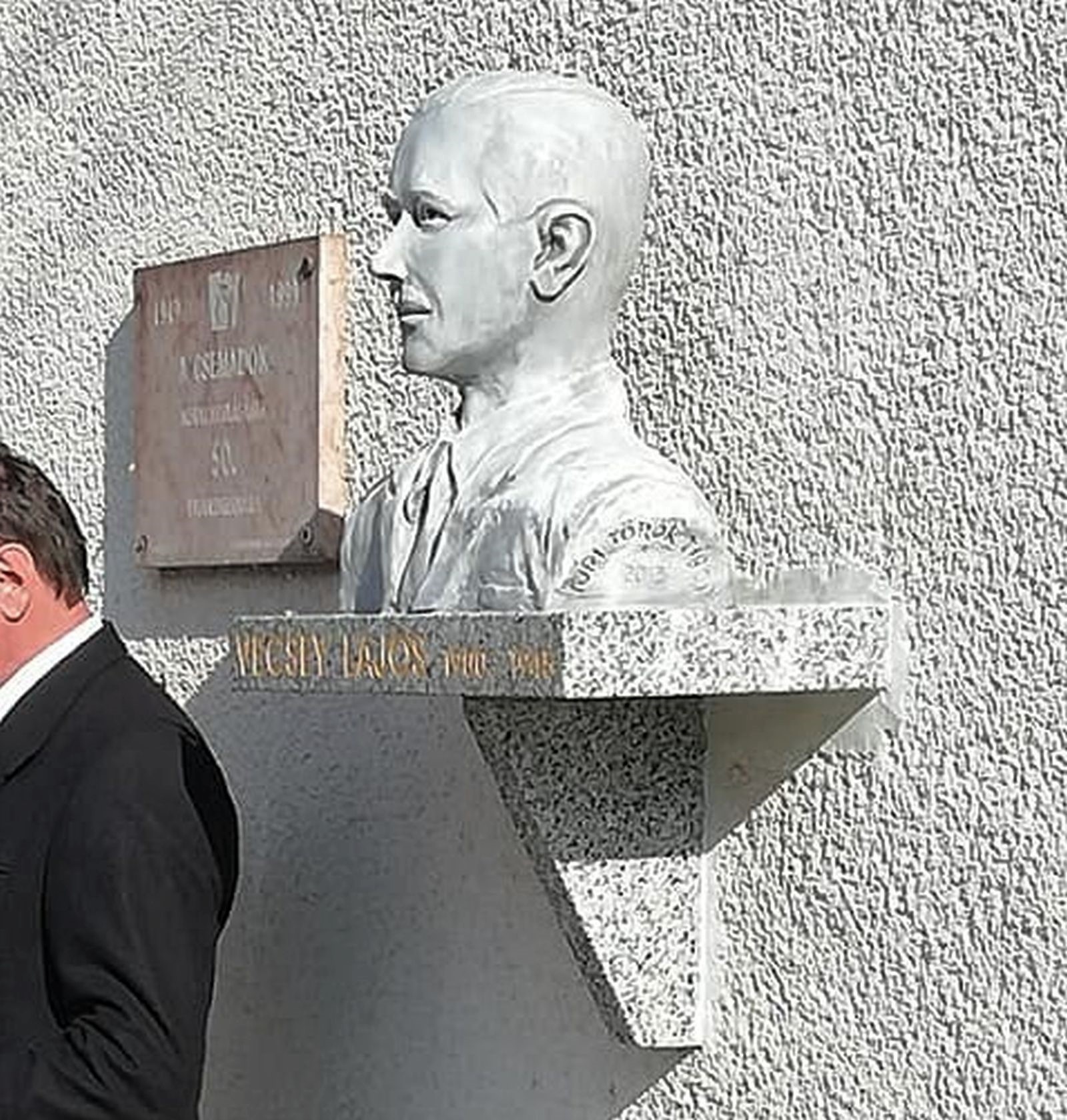 martos-vecsey-lajos-mellszabra-1