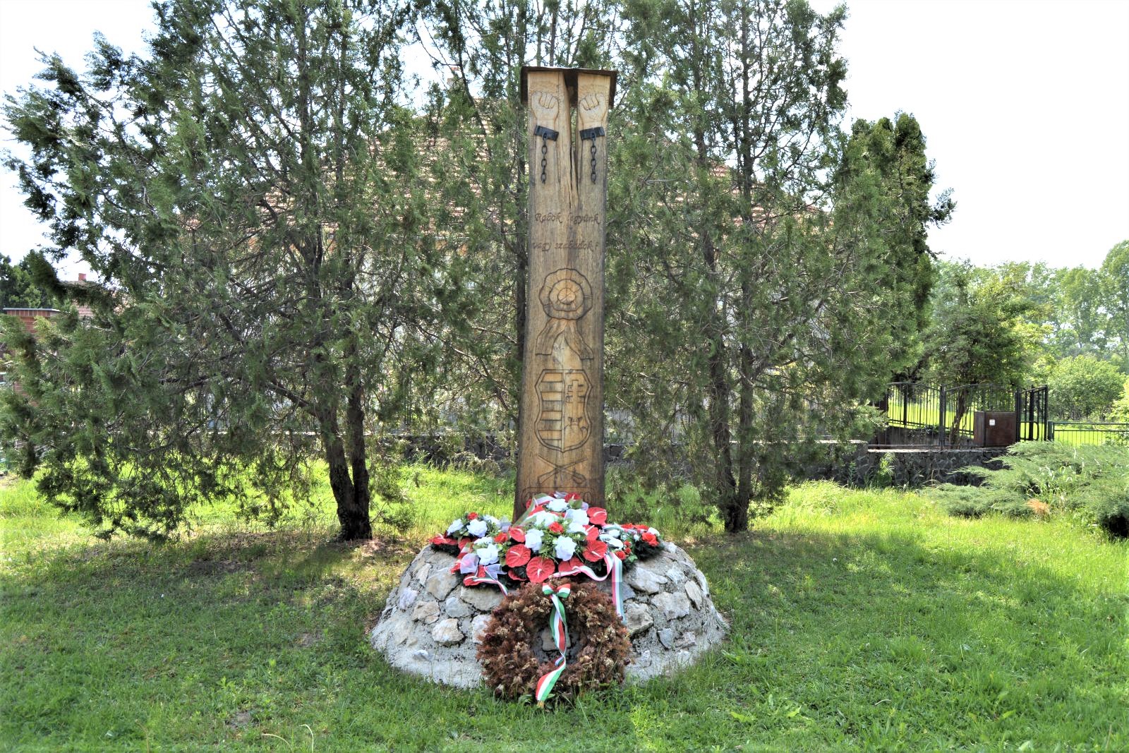 nagyceteny-1848-as-kopjafa (1)