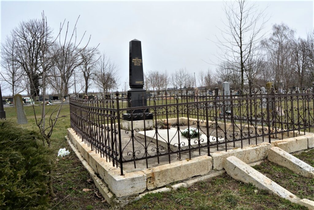 nagysallo-juhasz-csalad-sirja (12)