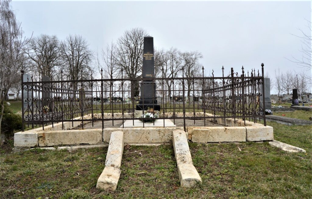 nagysallo-juhasz-csalad-sirja (10)