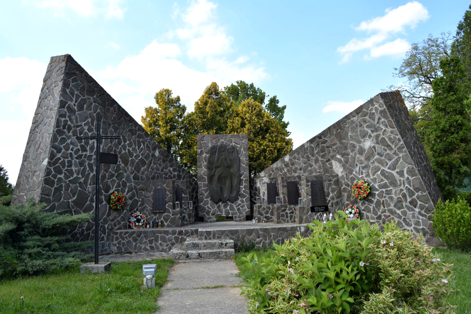 nagyceteny-1-2-vilaghaborus-emlek (2)