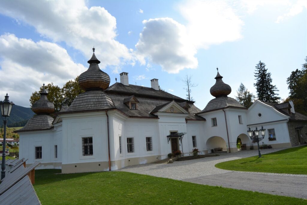 felsokubin-kastely (2)
