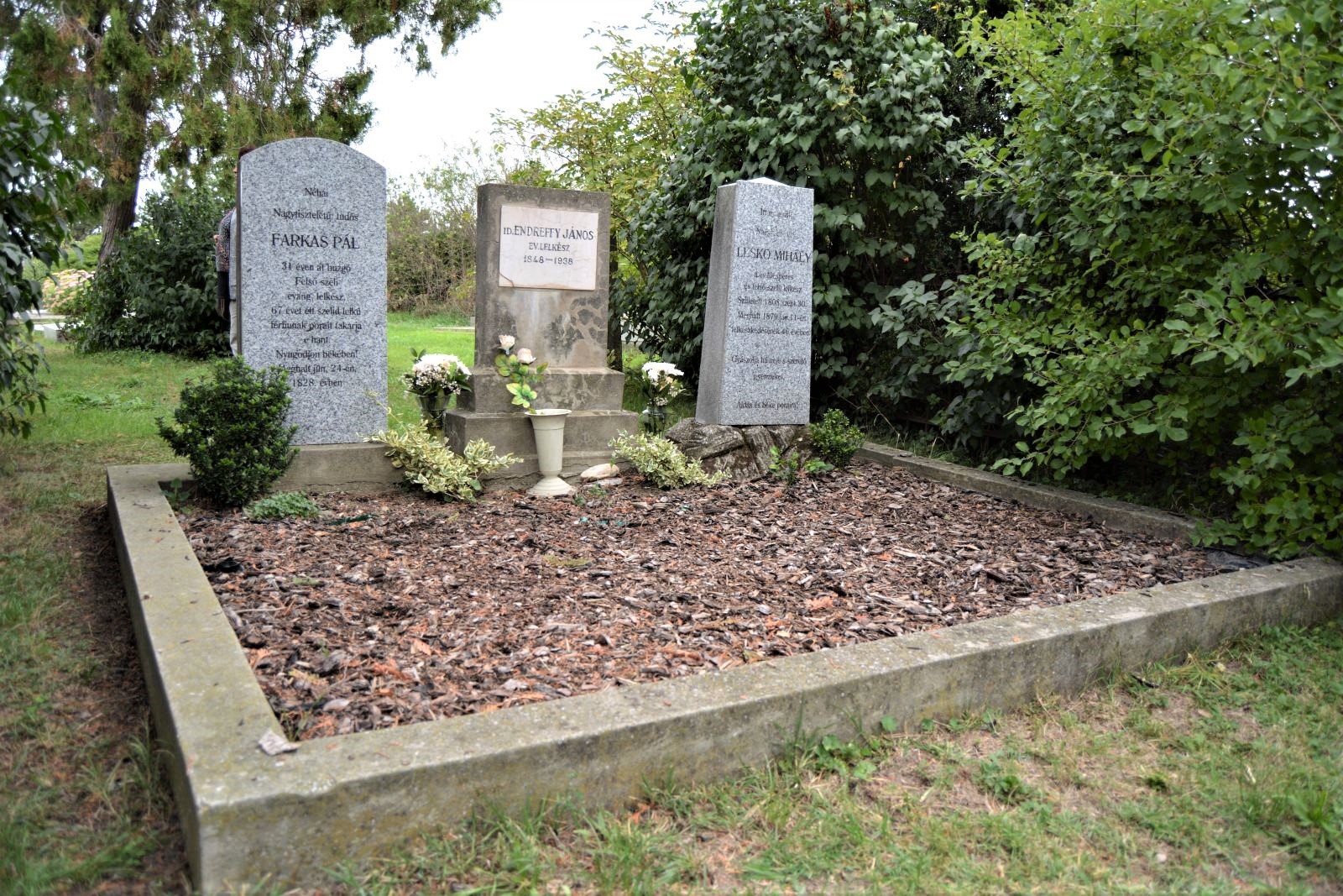 felsoszeli-farkas-pal-sirja (1)