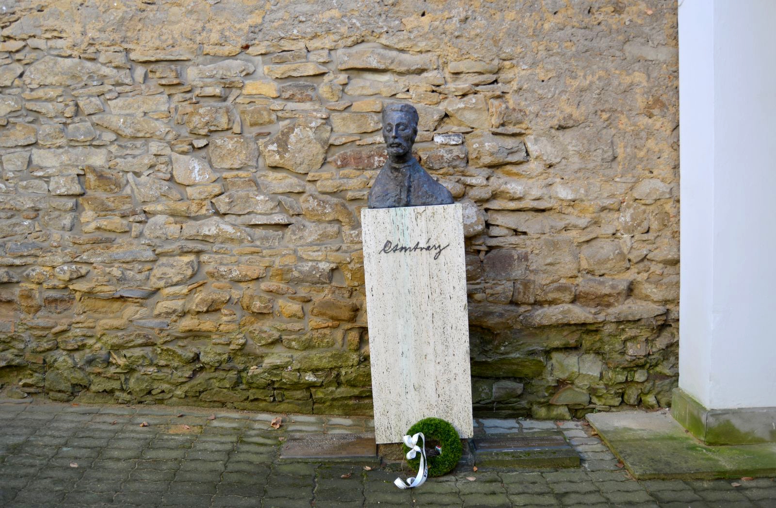 iglo-csontvary-szobra (1)