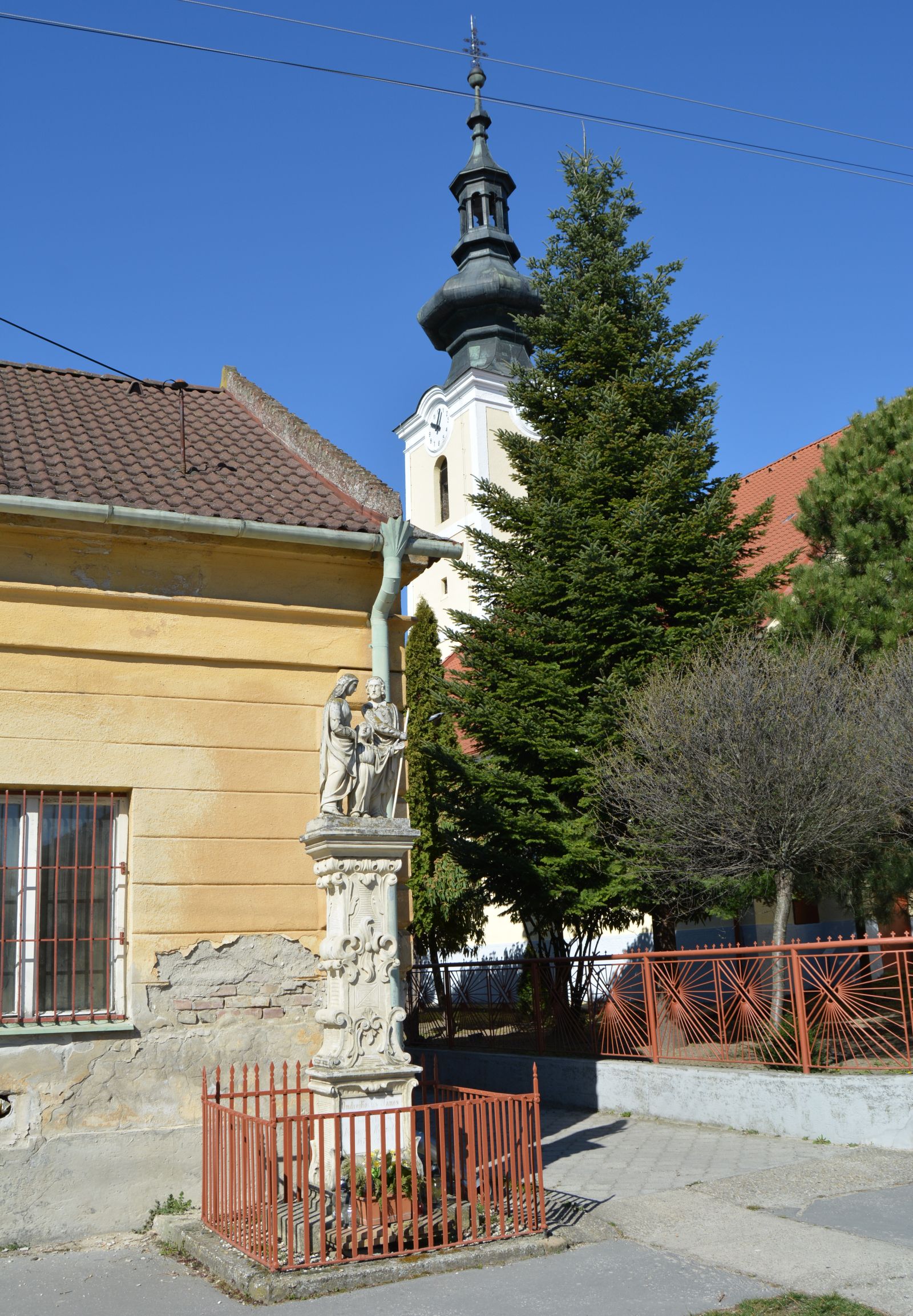 nagyfodemes-szent-csalad-szobor (1)