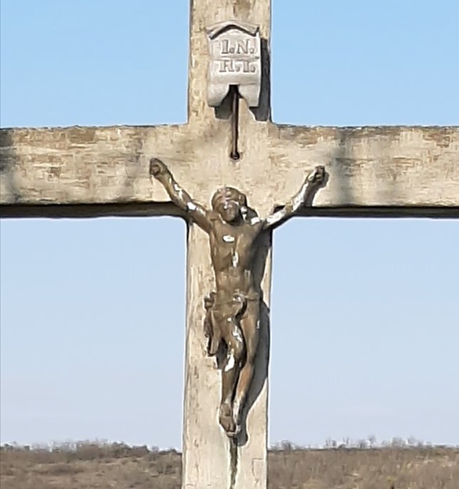 Madar_uj_temetoi_kereszt-2