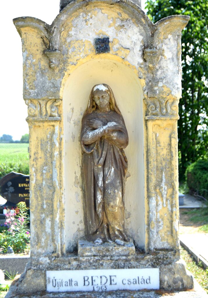 kiralyrev-temetoi-nagykereszt (4)