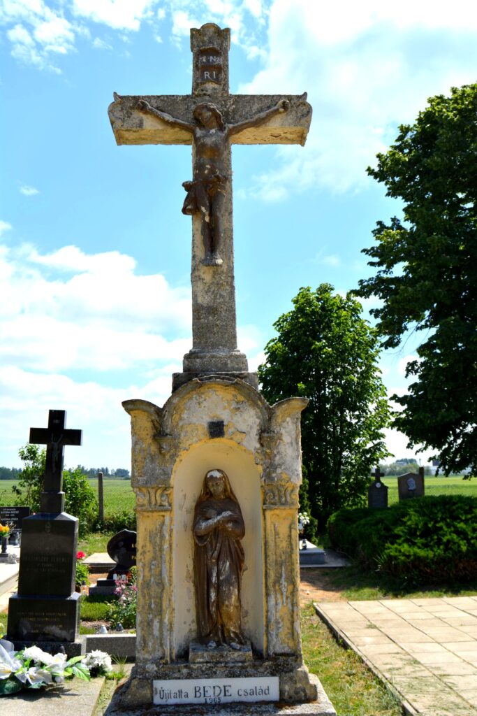 kiralyrev-temetoi-nagykereszt (3)