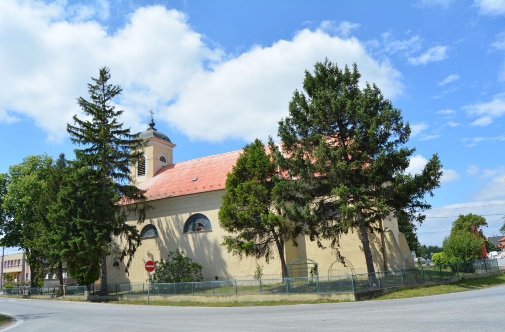 kiralyrev-katolikus-templom (5)