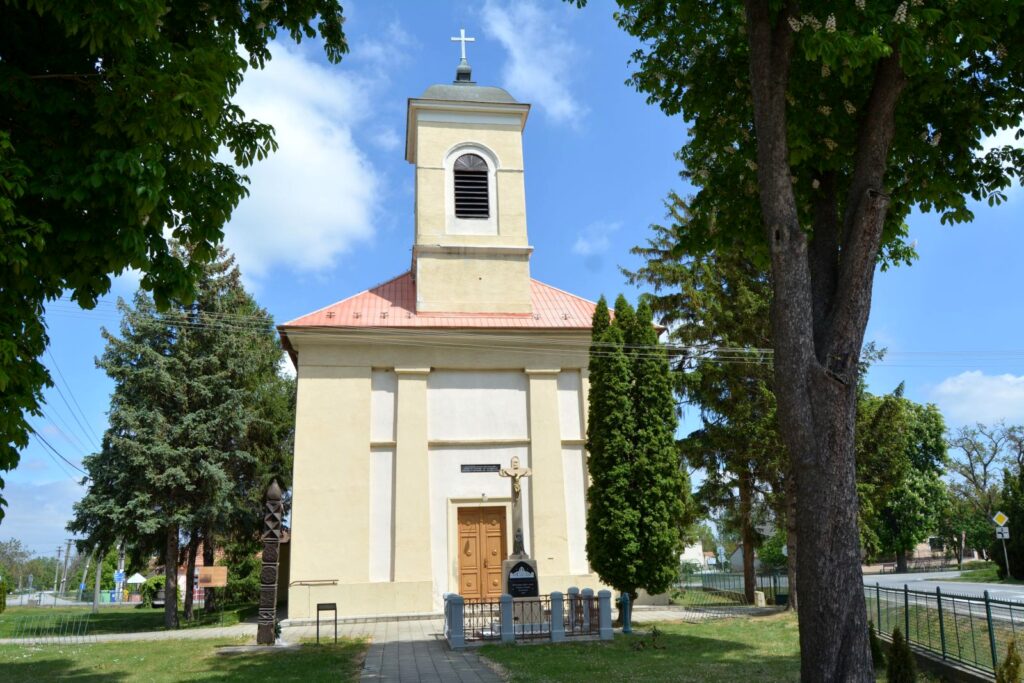kiralyrev-katolikus-templom (3)