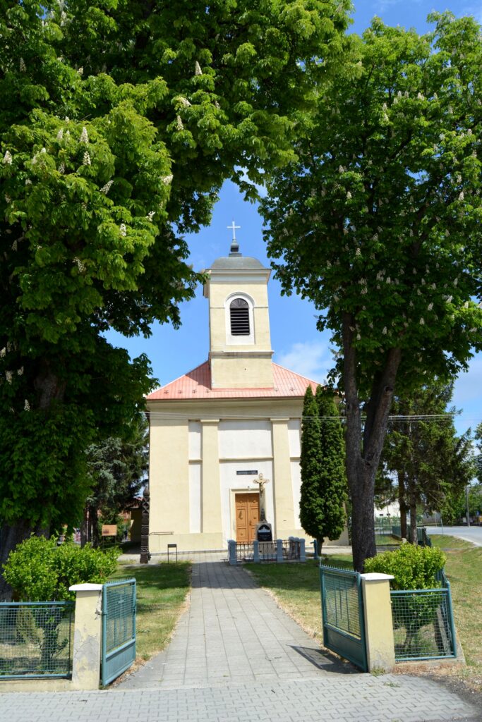 kiralyrev-katolikus-templom (2)