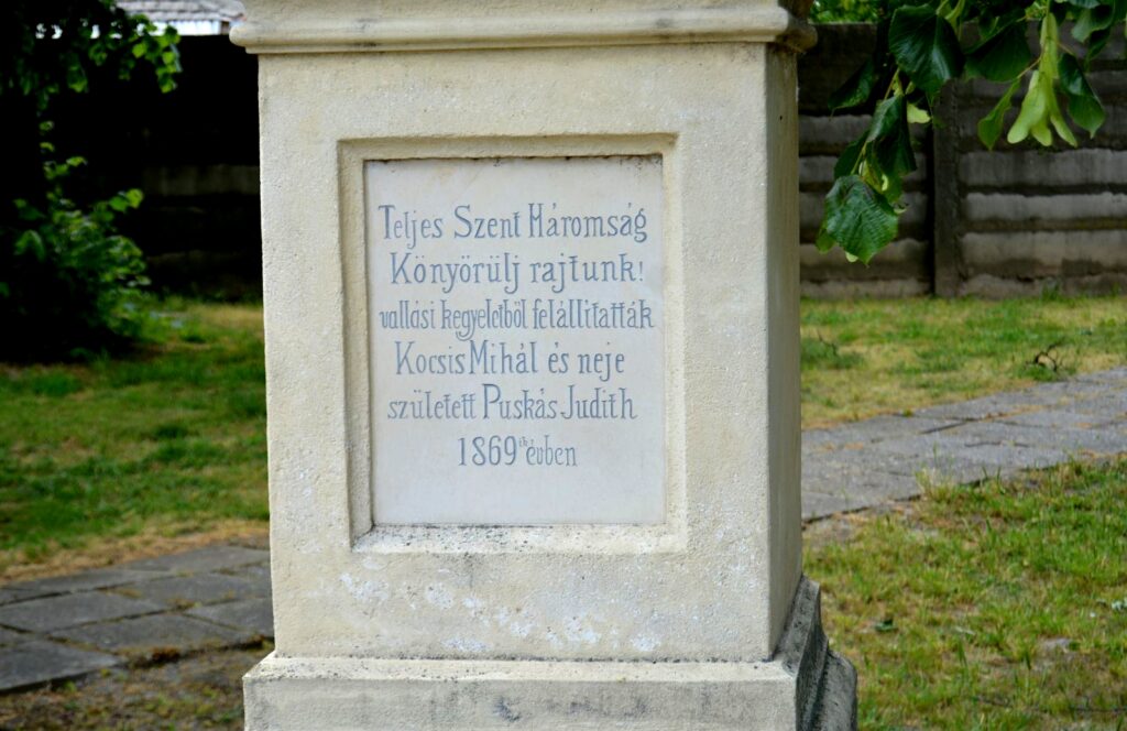 kiralyrev-szentharomsag-oszlop (8)