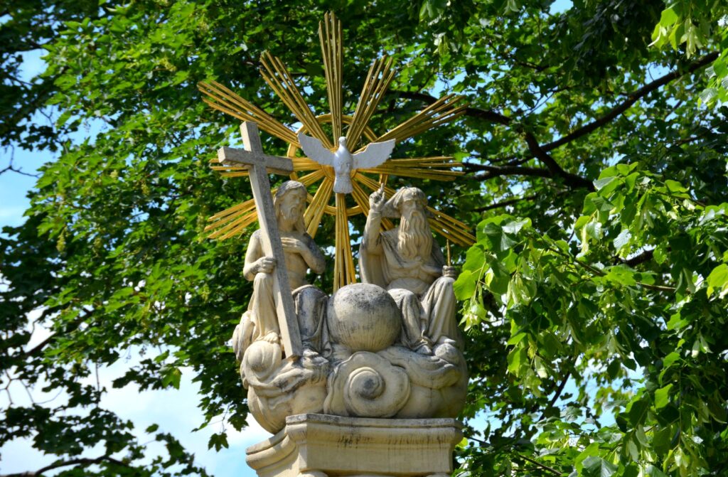 kiralyrev-szentharomsag-oszlop (7)