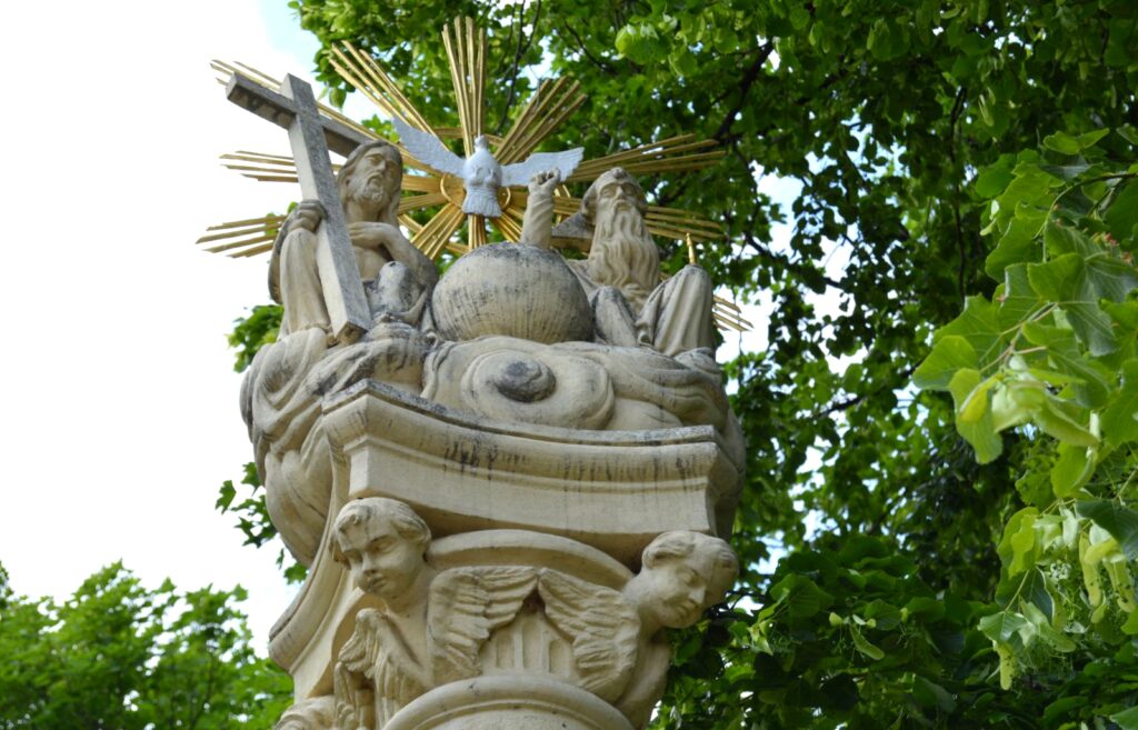 kiralyrev-szentharomsag-oszlop (5)