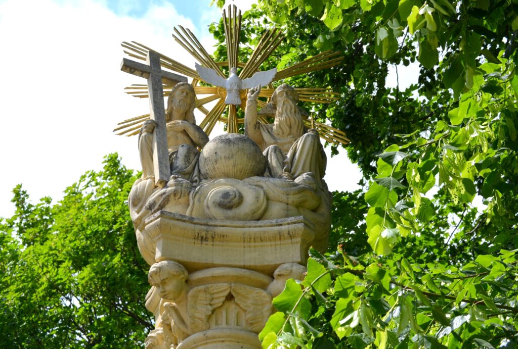 kiralyrev-szentharomsag-oszlop (4)