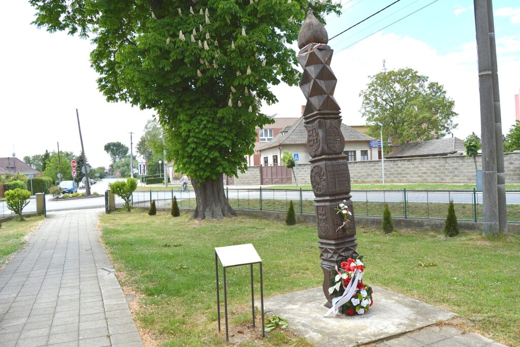 kiralyrev-csata-kopjafaja (4)