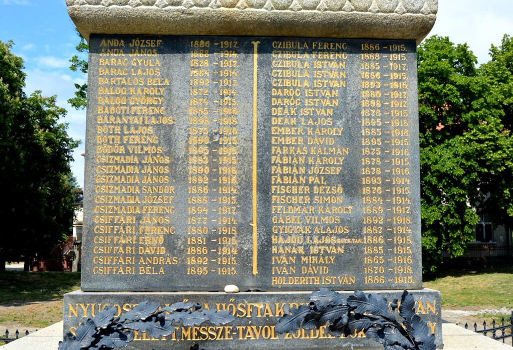 vagfarkasd-1-vilaghaborus-emlek (10)