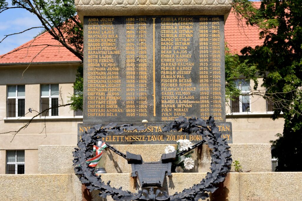 vagfarkasd-1-vilaghaborus-emlek (9)