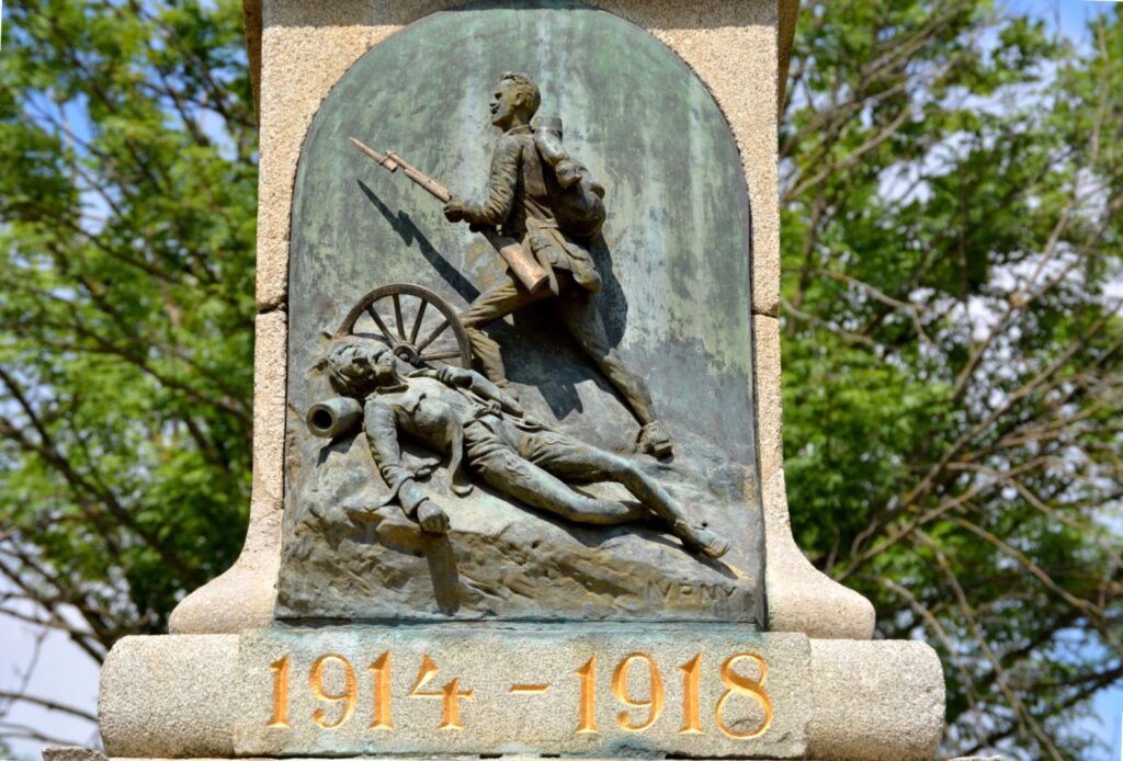 vagfarkasd-1-vilaghaborus-emlek (7)