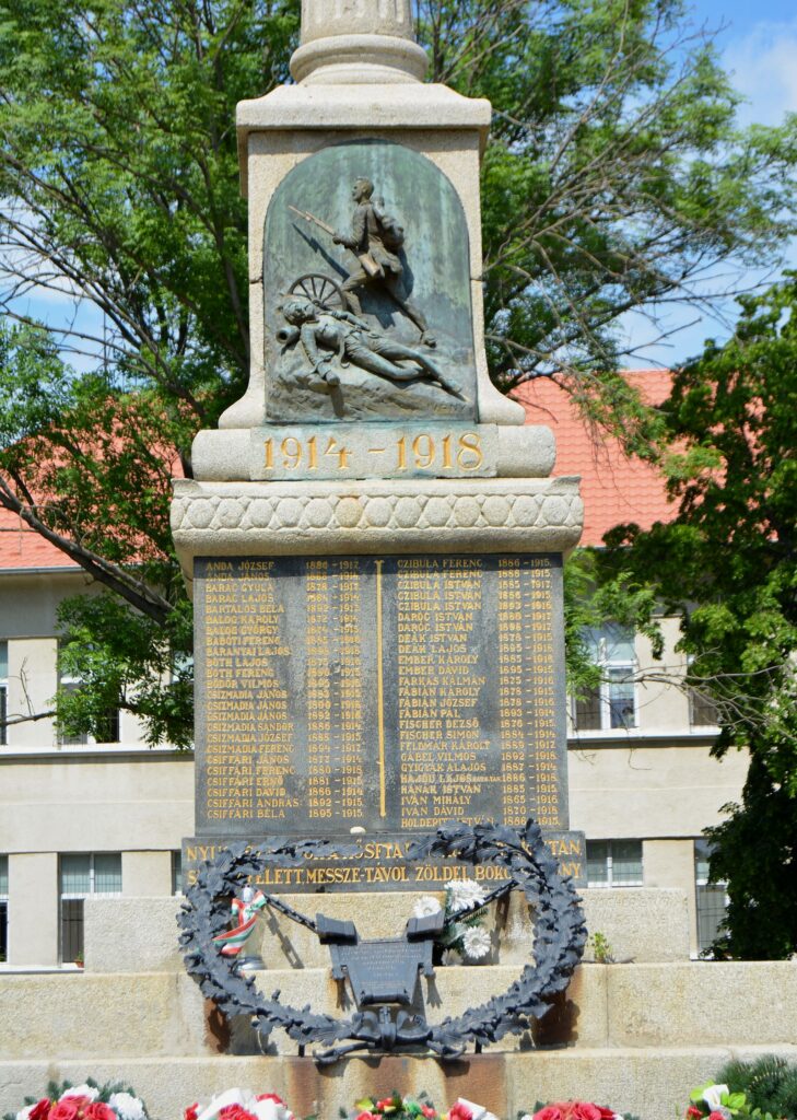 vagfarkasd-1-vilaghaborus-emlek (4)