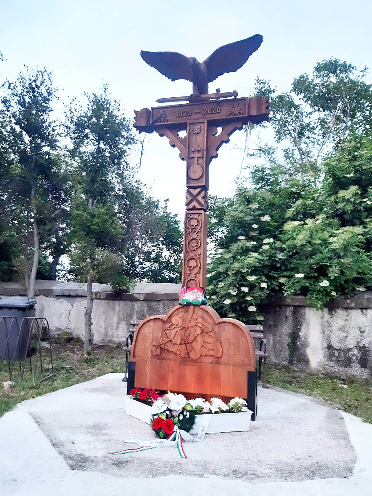 nagyszarva-kopjafa (2)