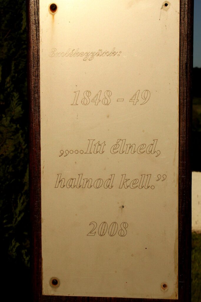 felsovaly-emlek-kopjafa (3)