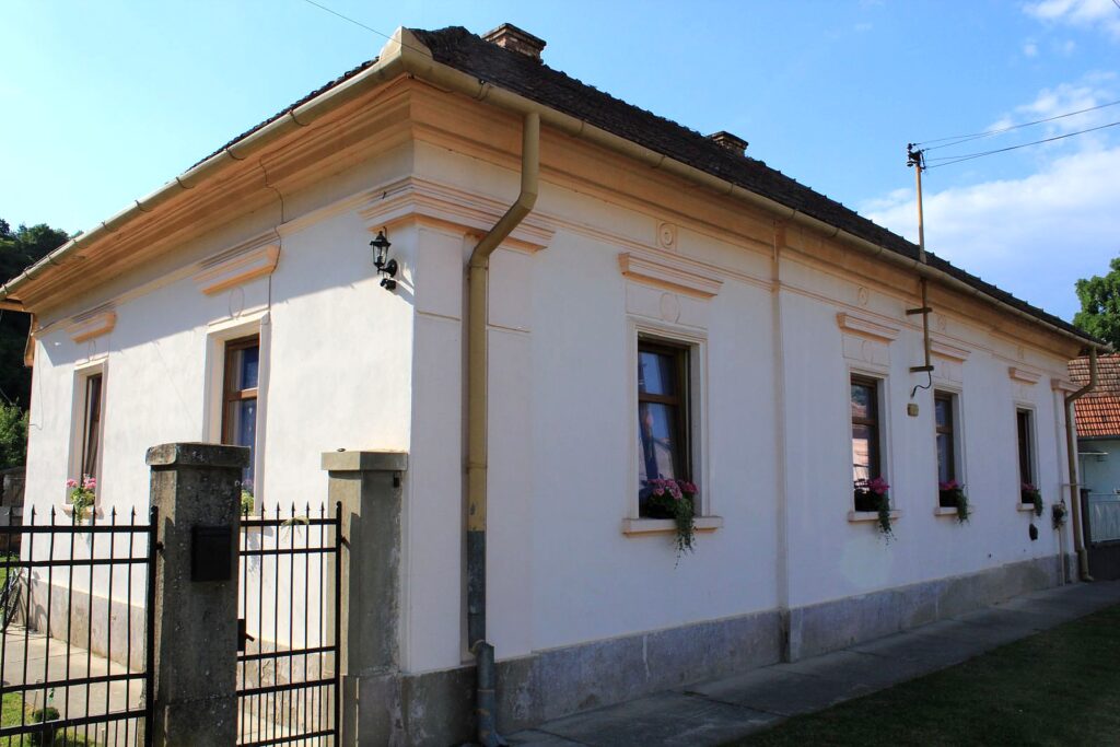 sajogomor-regi-iskola-tanitolak (3)