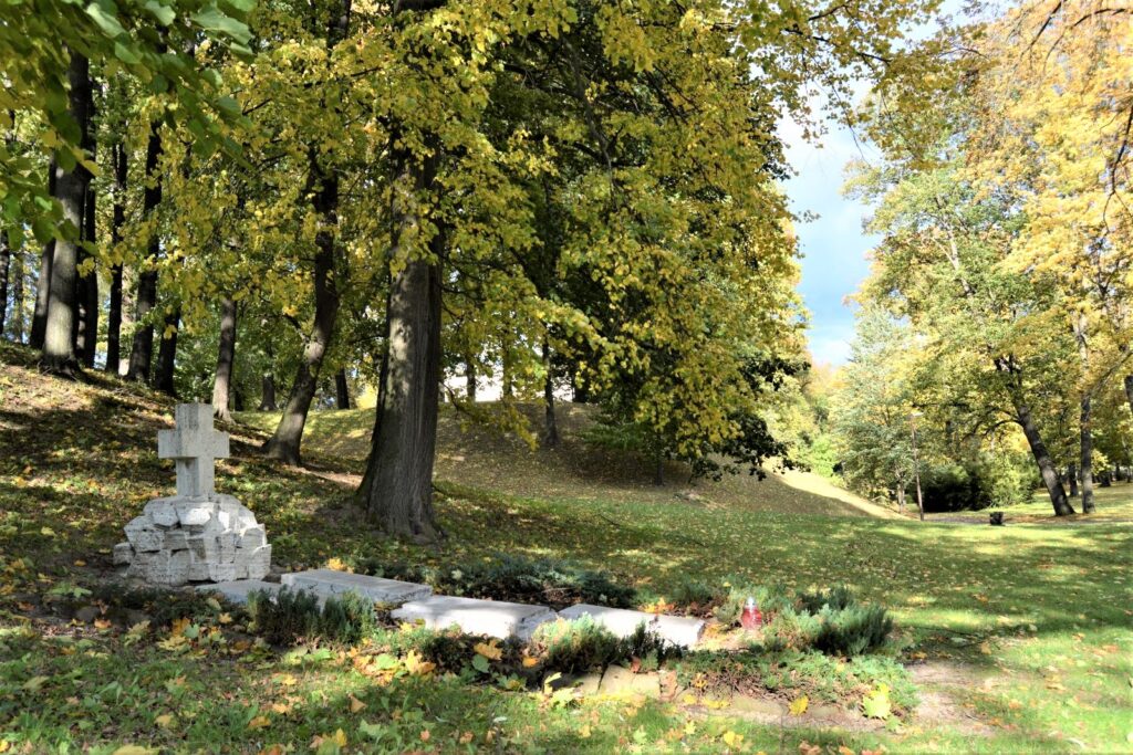 nagyor-mednyanszky-margit-czobel-istvanne-sir (2)