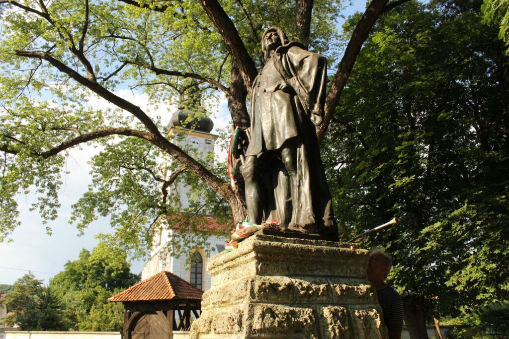 sajogomor-matyas-szobor (14)