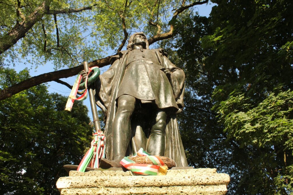 sajogomor-matyas-szobor (11)