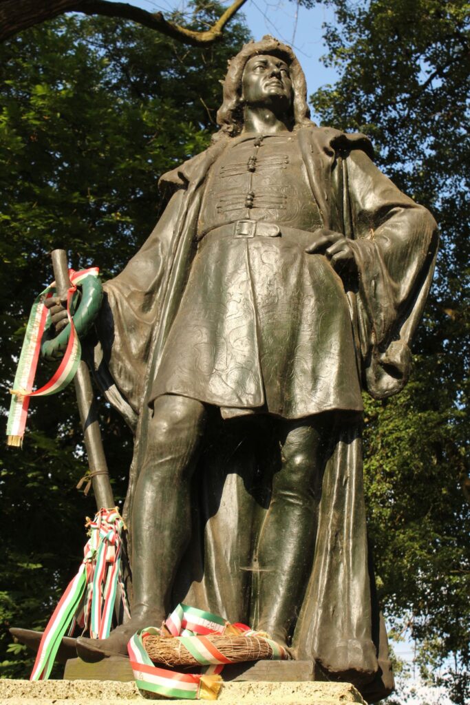 sajogomor-matyas-szobor (10)