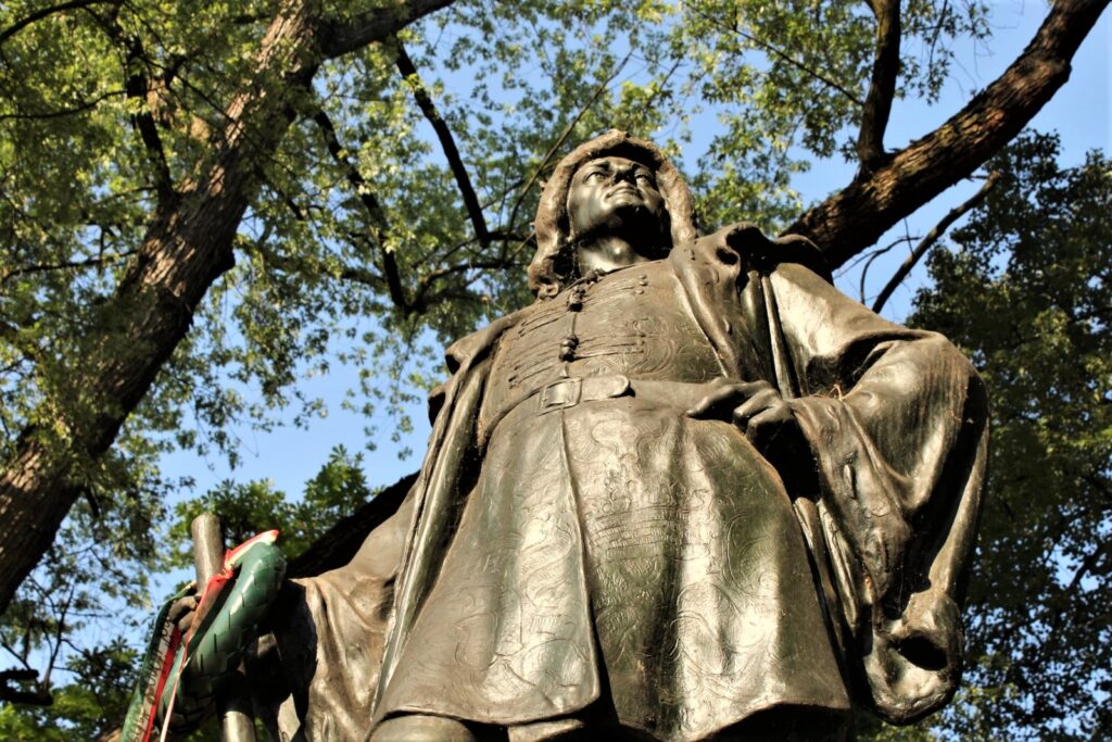 sajogomor-matyas-szobor (7)